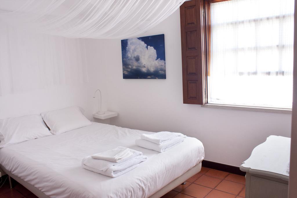 Bed and Breakfast A Casa Da Arvore Вила-Нова-де-Мильфонт Номер фото