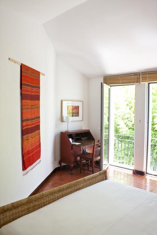 Bed and Breakfast A Casa Da Arvore Вила-Нова-де-Мильфонт Номер фото